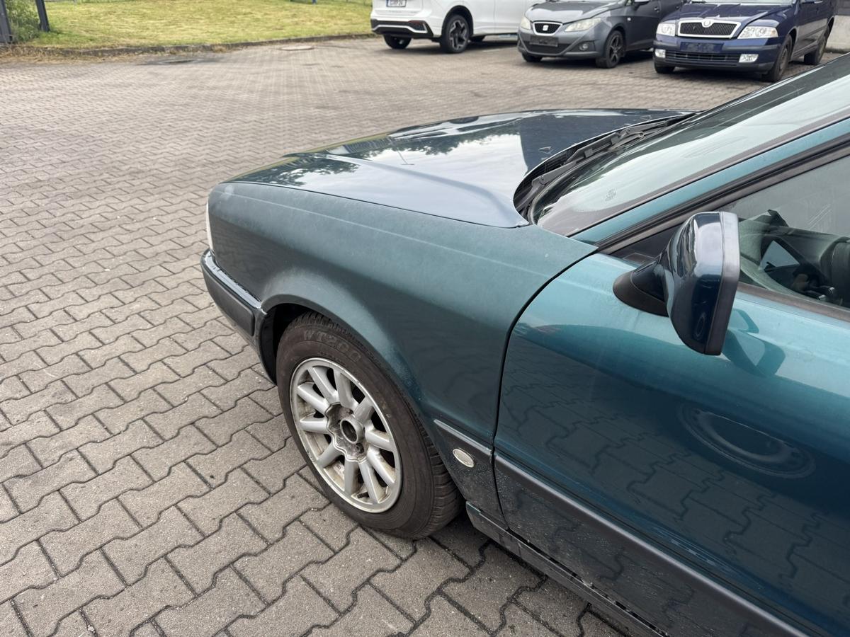 Audi 80 B4 original Kotfl&uuml;gel vorn rechts schlecht nachlackiert Bj.1993